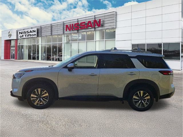 Certified 2025 Nissan Pathfinder SL image 4