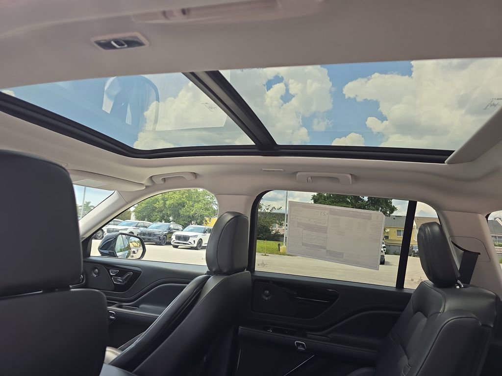 New 2025 Lincoln Aviator 2WD w/ Equipment Group 101A image 29