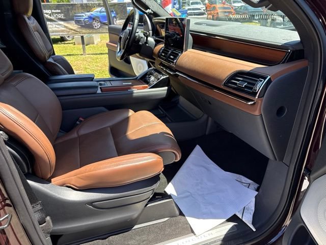 Used 2023 Lincoln Navigator Reserve AWD/4WD image 29