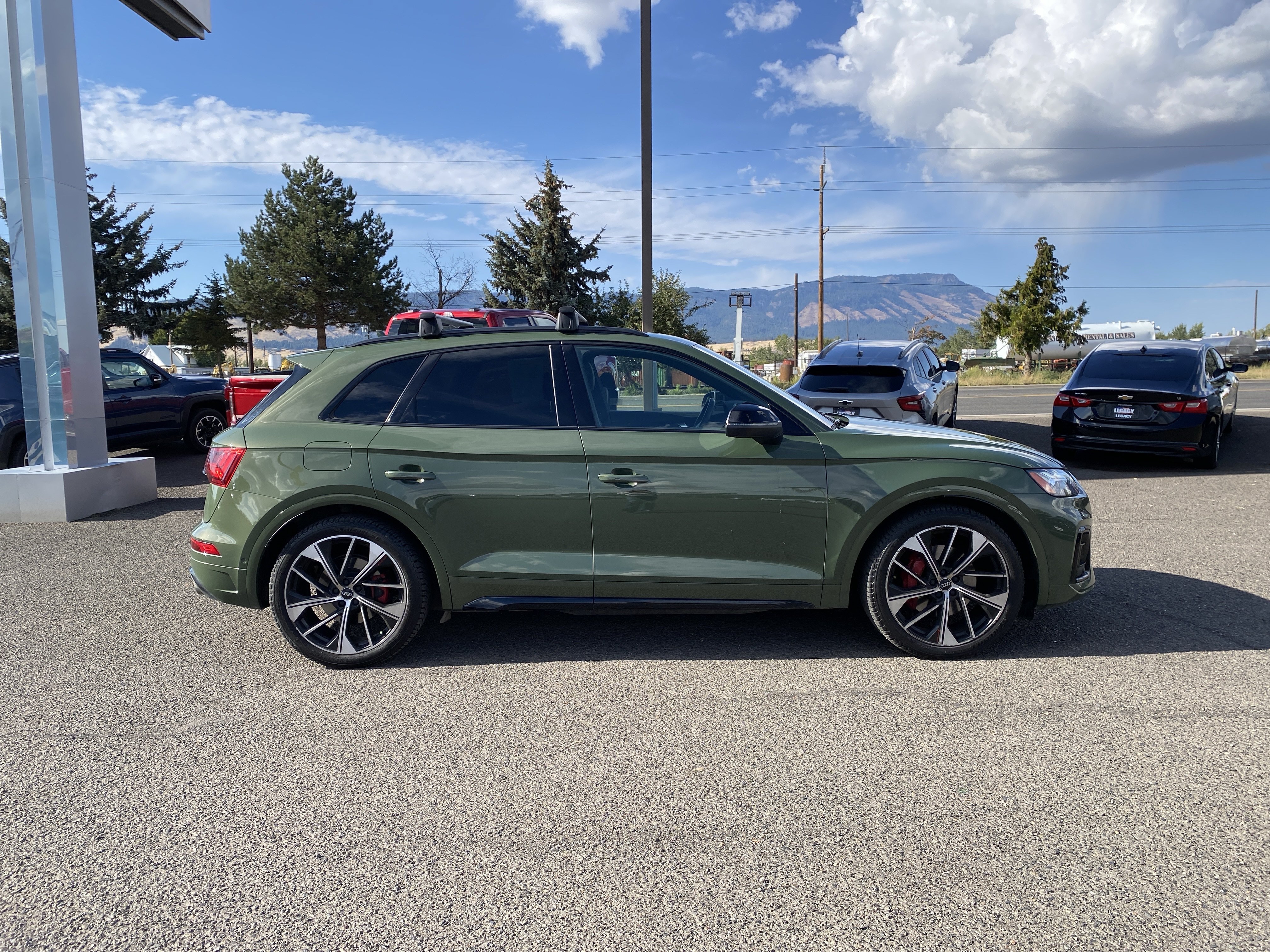 Used 2022 Audi SQ5 Prestige AWD/4WD image 2