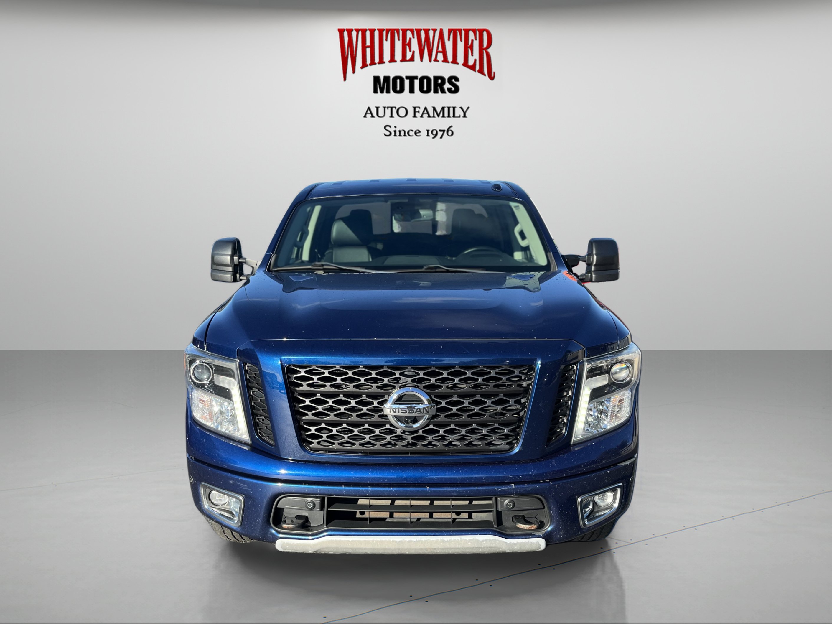 Used 2019 Nissan Titan PRO-4X w/ Pro-4x Convenience Package AWD/4WD image 8