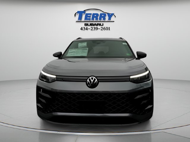 Used 2026 Volkswagen Tiguan SE R-Line FWD image 2
