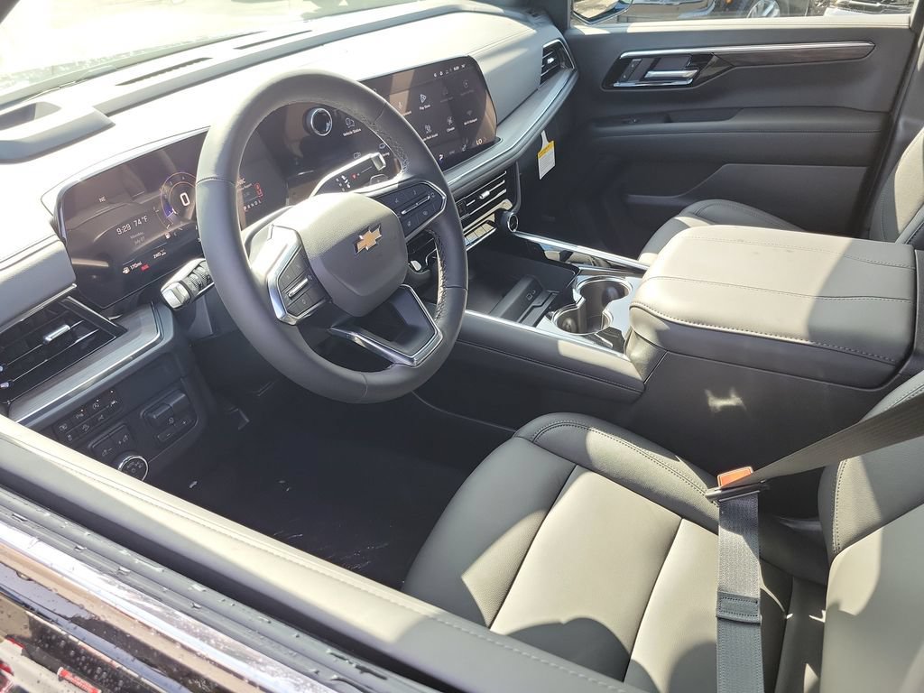 New 2026 Chevrolet Suburban LT w/ Comfort Package AWD/4WD image 3