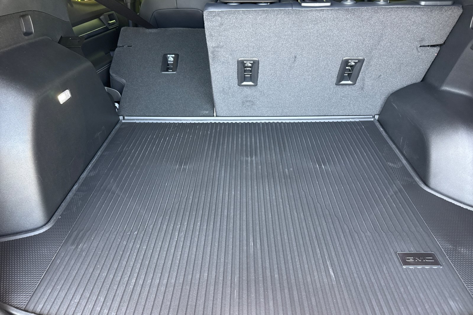 New 2026 GMC Terrain Elevation w/ Elevation Premium Package AWD/4WD image 16