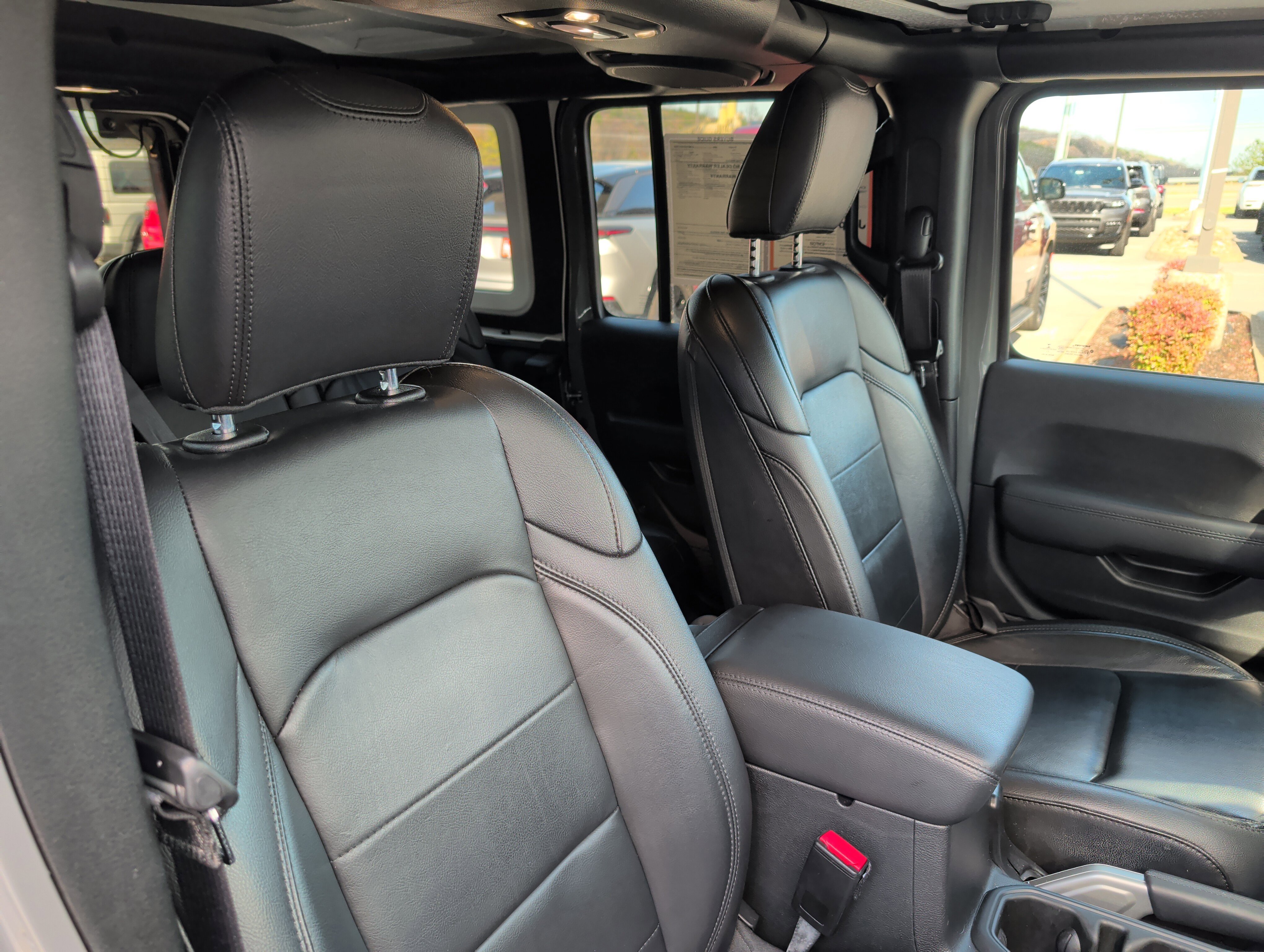 Used 2021 Jeep Wrangler Unlimited Sahara image 23