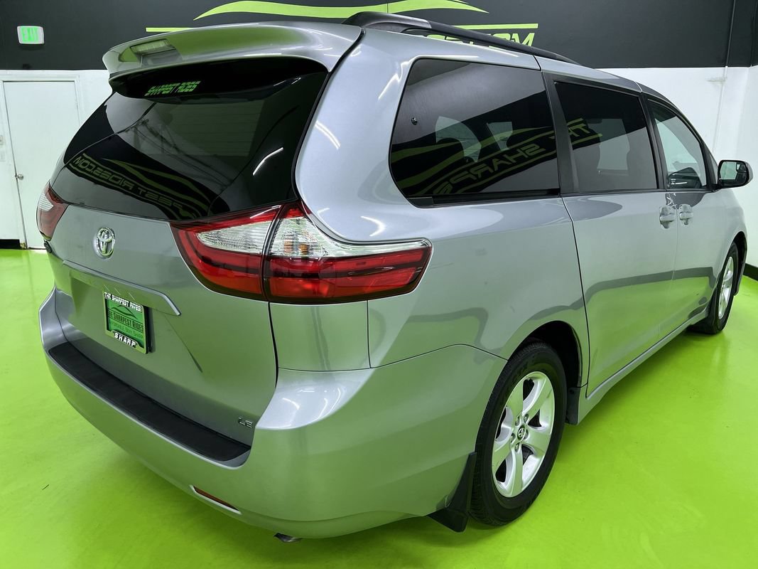 Used 2018 Toyota Sienna LE FWD image 10