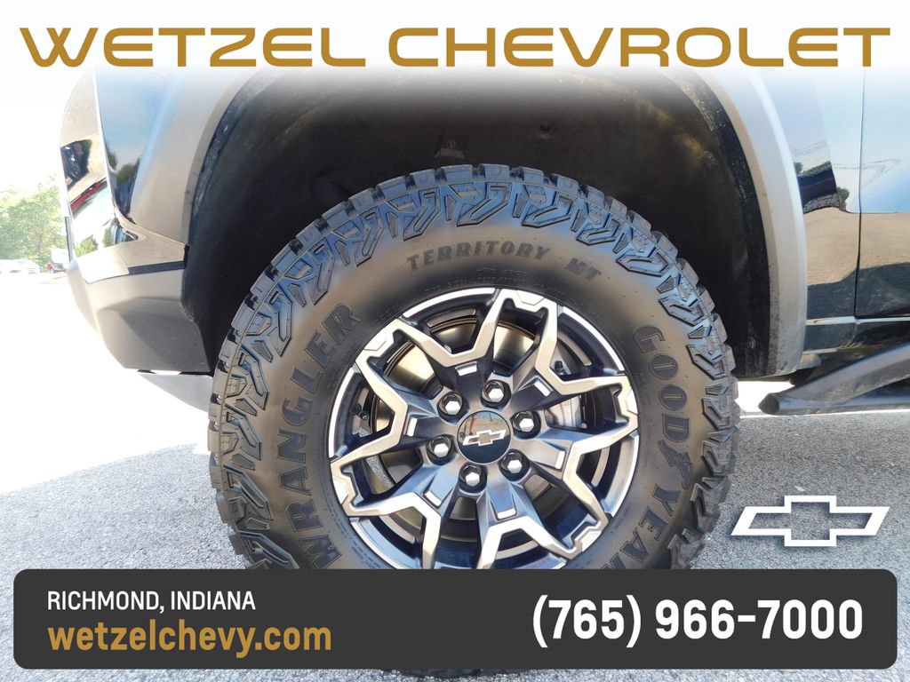 Used 2025 Chevrolet Colorado ZR2 w/ Technology Package AWD/4WD image 12
