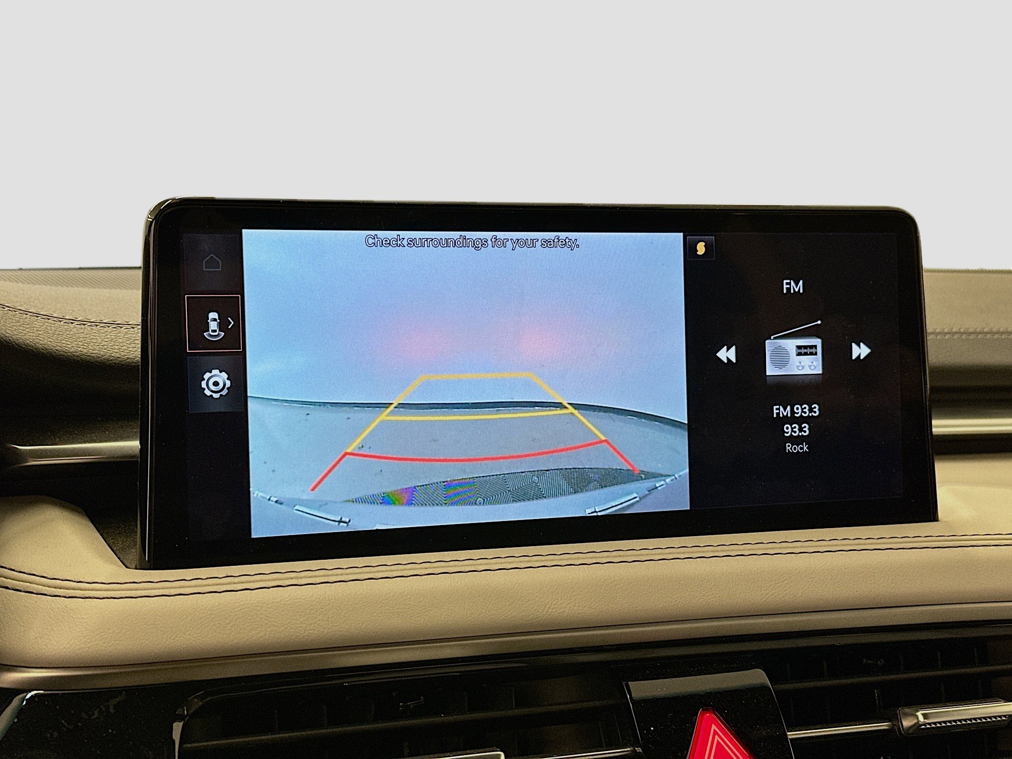 Used 2025 Genesis G70 2.5T image 23