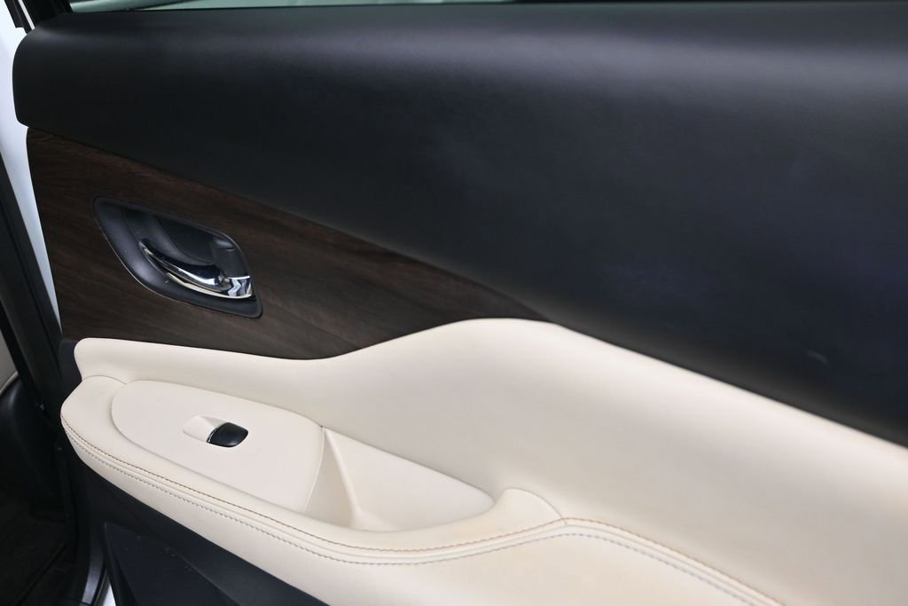Used 2023 Nissan Murano Platinum w/ Cargo Package FWD image 24