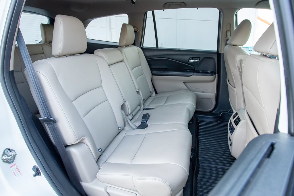 Certified 2017 Honda Pilot Touring image 21