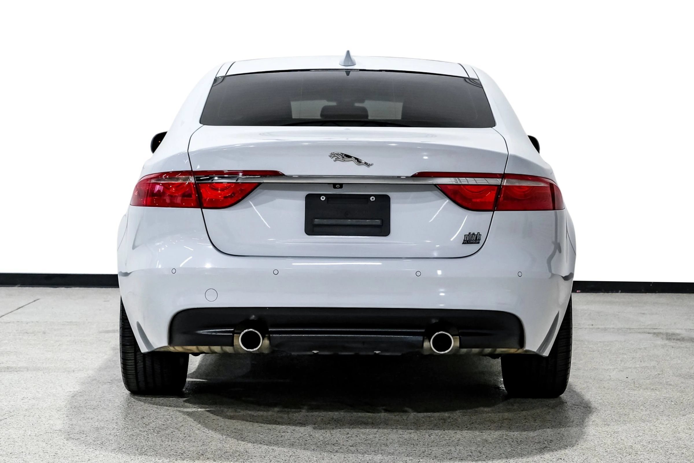 Used 2018 Jaguar XF Portfolio RWD image 7