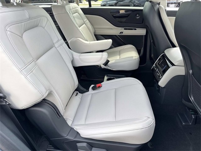 New 2025 Lincoln Aviator Reserve image 10