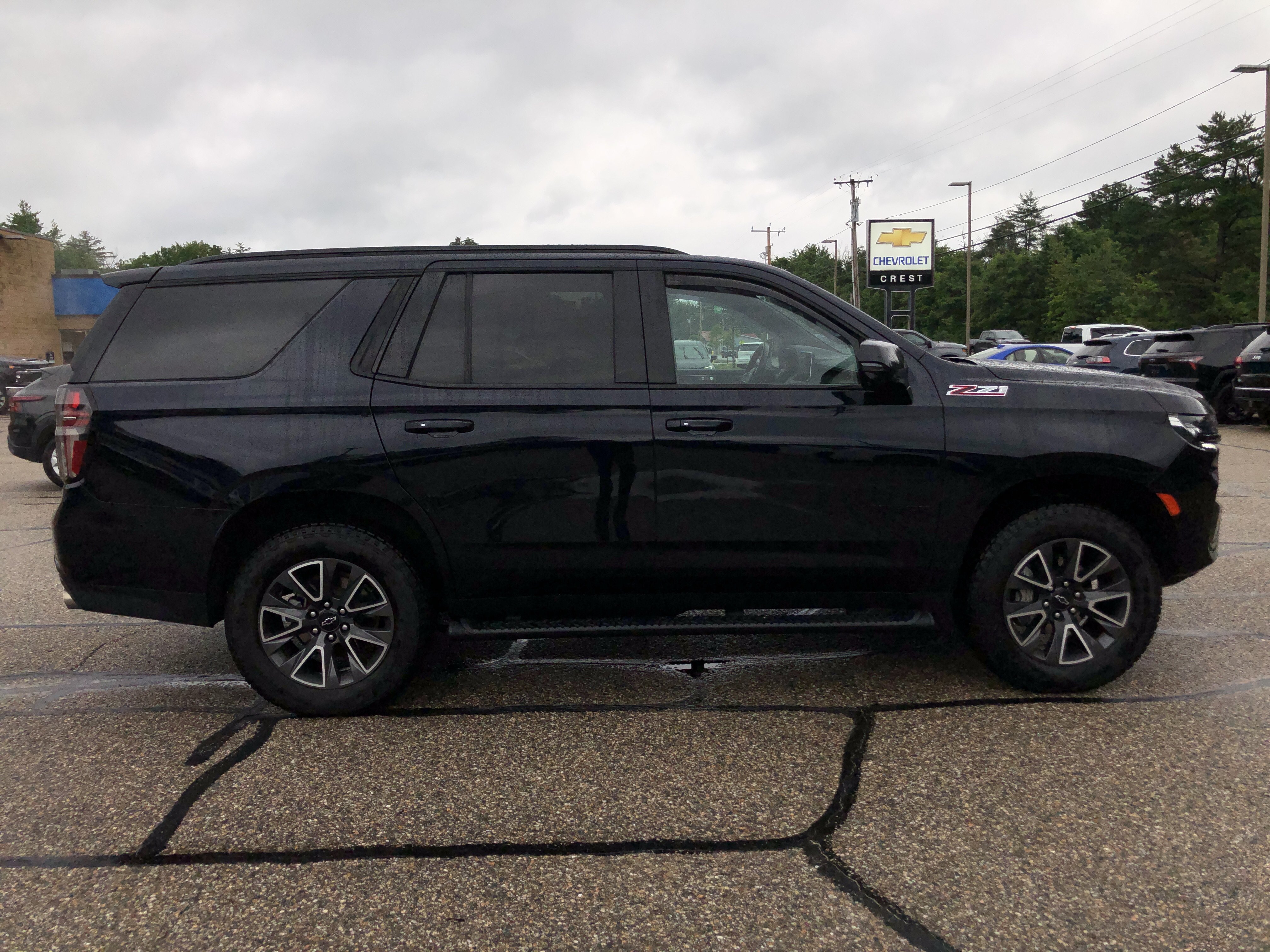 Used 2023 Chevrolet Tahoe Z71 w/ Z71 Off-Road Package AWD/4WD image 2