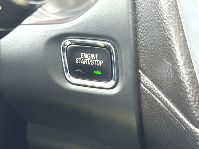 Used 2021 GMC Acadia SLE w/ Driver Convenience Package FWD image 17