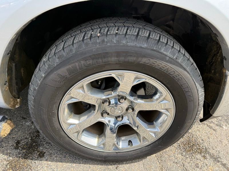 Used 2017 RAM 1500 Laramie w/ Convenience Group AWD/4WD image 18