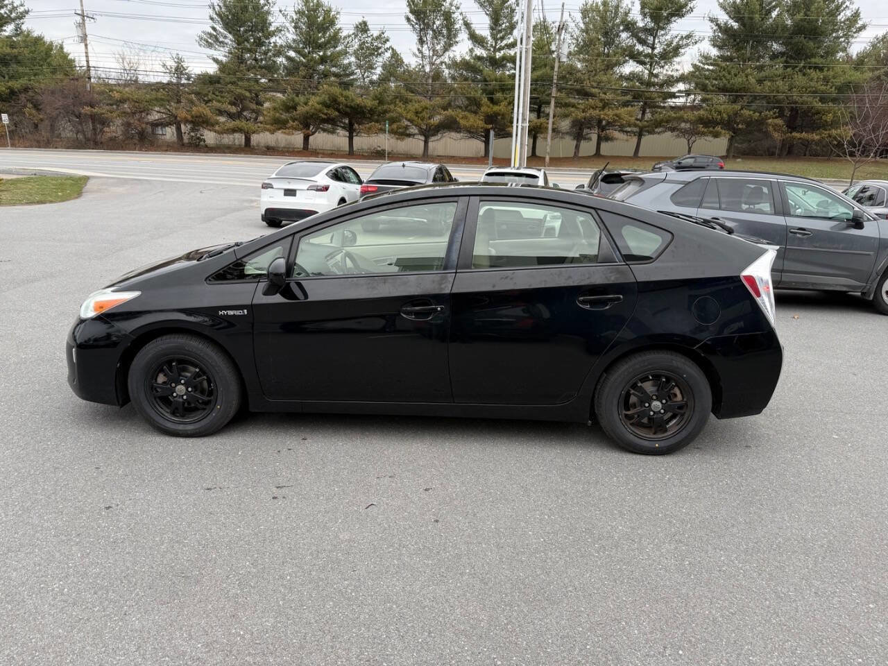 Used 2013 Toyota Prius Four w/ Deluxe Solar Roof Pkg FWD image 9