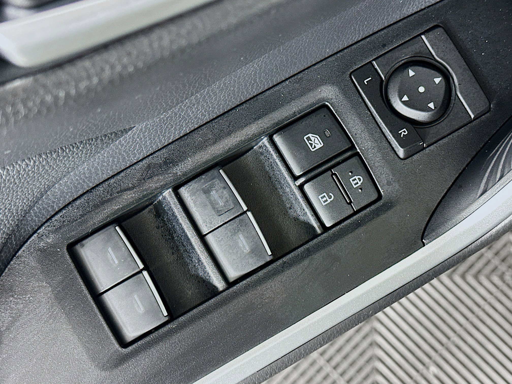 Used 2025 Toyota RAV4 XLE w/ Convenience Package image 15