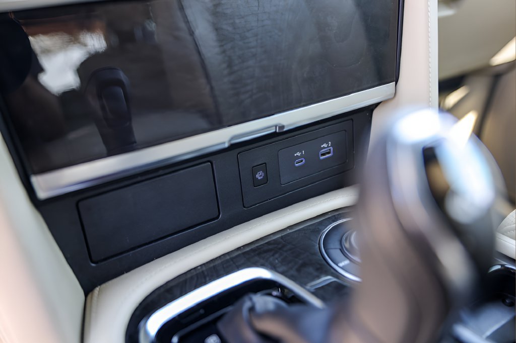 Used 2022 INFINITI QX80 Sensory w/ Cargo Package RWD image 19