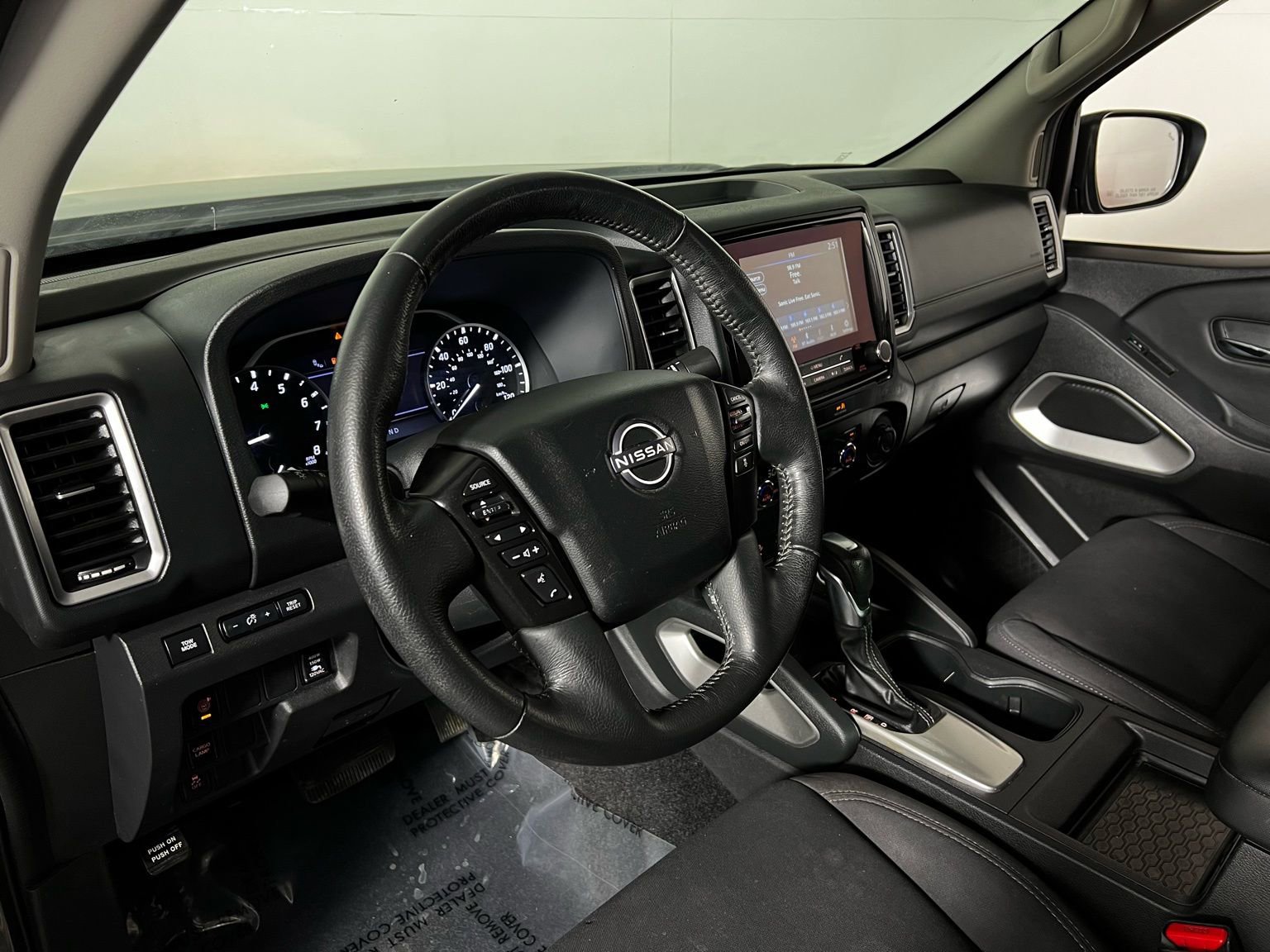 Used 2023 Nissan Frontier SV w/ SV Convenience Package image 12