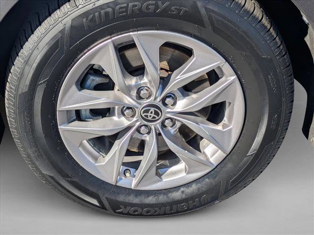 Used 2022 Toyota Sienna XLE image 23