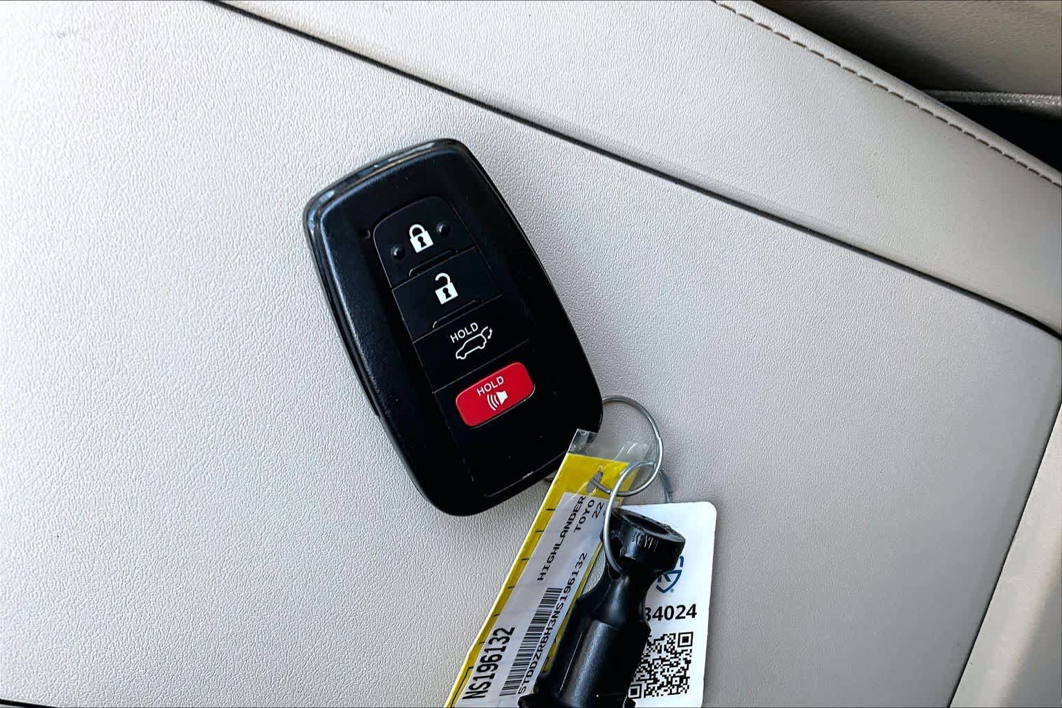 Used 2022 Toyota Highlander Limited AWD/4WD image 15