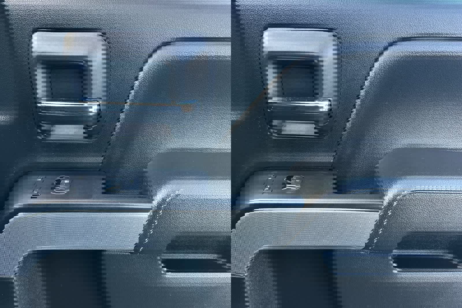 Used 2018 Chevrolet Silverado 1500 LT w/ All Star Edition image 18