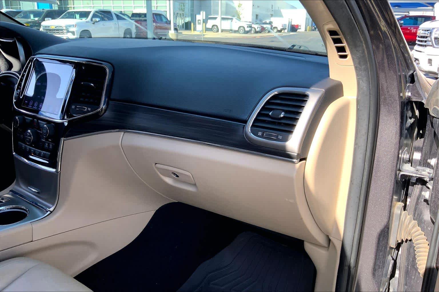 Used 2020 Jeep Grand Cherokee Limited w/ Premium Lighting Group RWD image 19