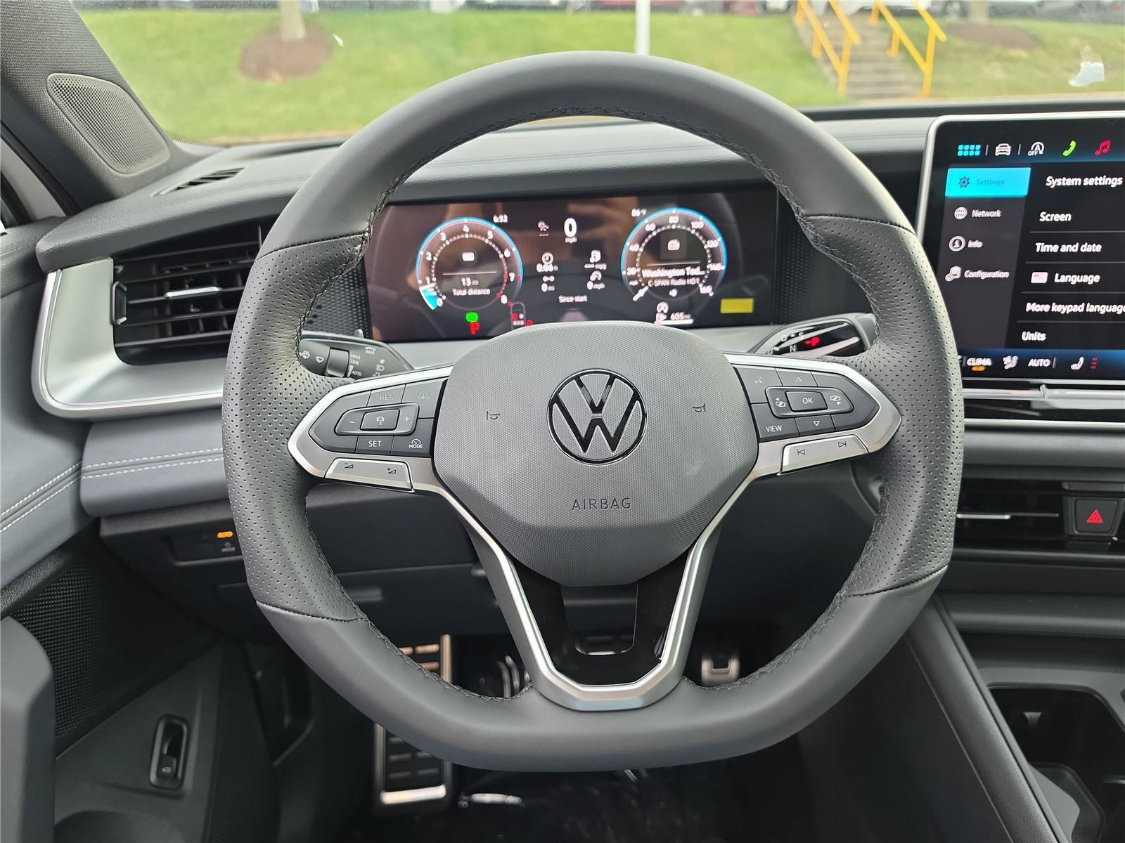 New 2026 Volkswagen Tiguan SE R-Line FWD image 14