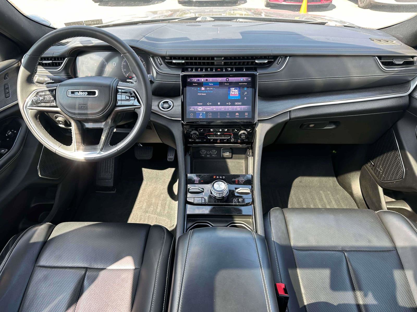 Used 2023 Jeep Grand Cherokee Overland w/ Luxury Tech Group IV image 12