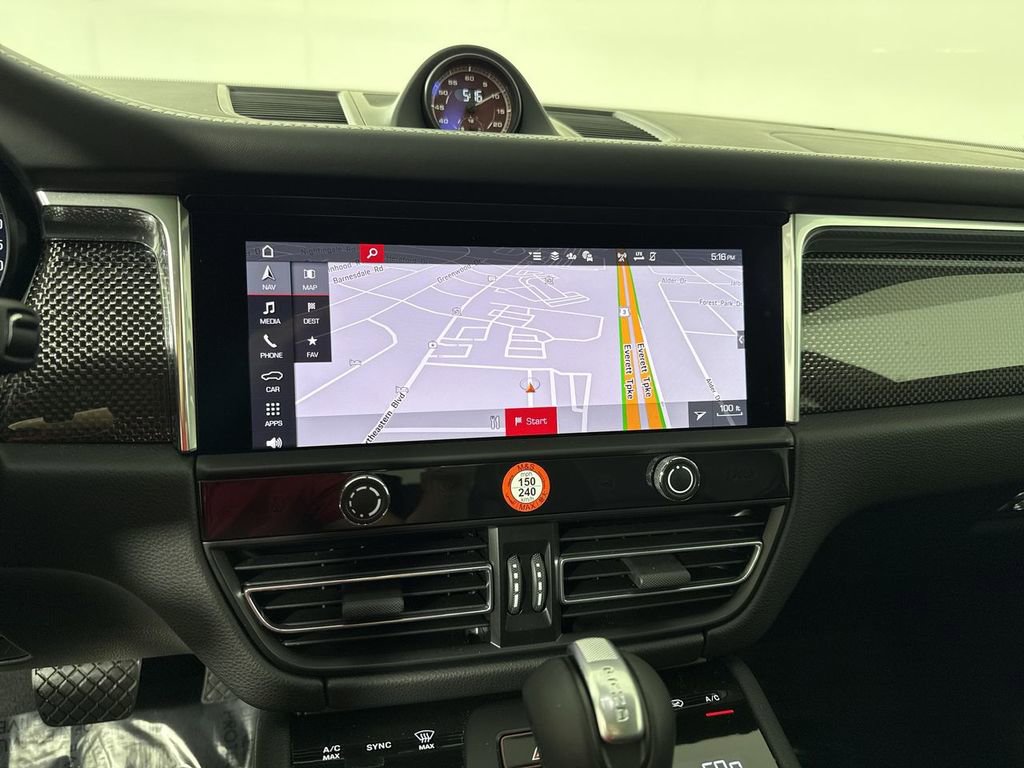 Certified 2025 Porsche Macan GTS AWD/4WD image 27