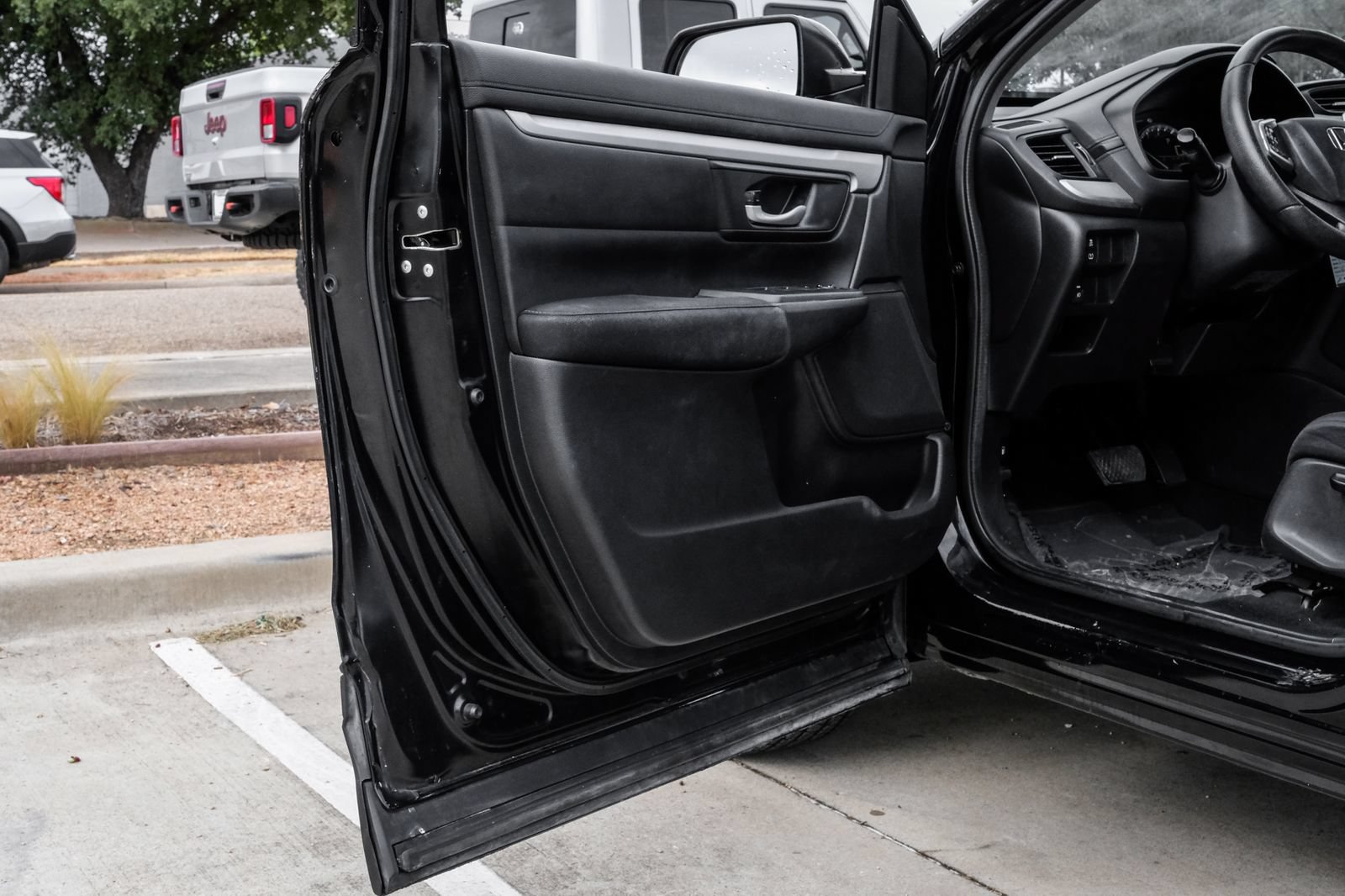 Used 2019 Honda CR-V LX image 39