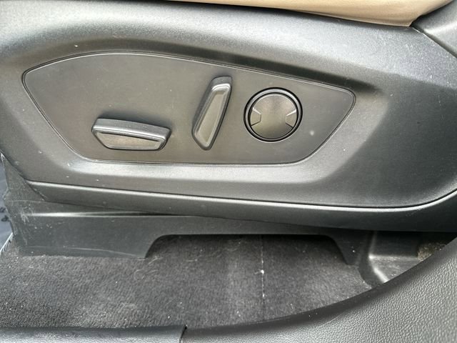 Used 2023 Ford Explorer XLT w/ Equipment Group 202A image 16