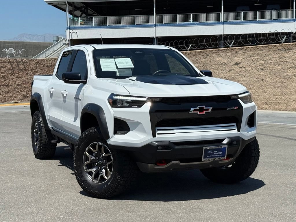 Used 2025 Chevrolet Colorado ZR2 AWD/4WD image 2