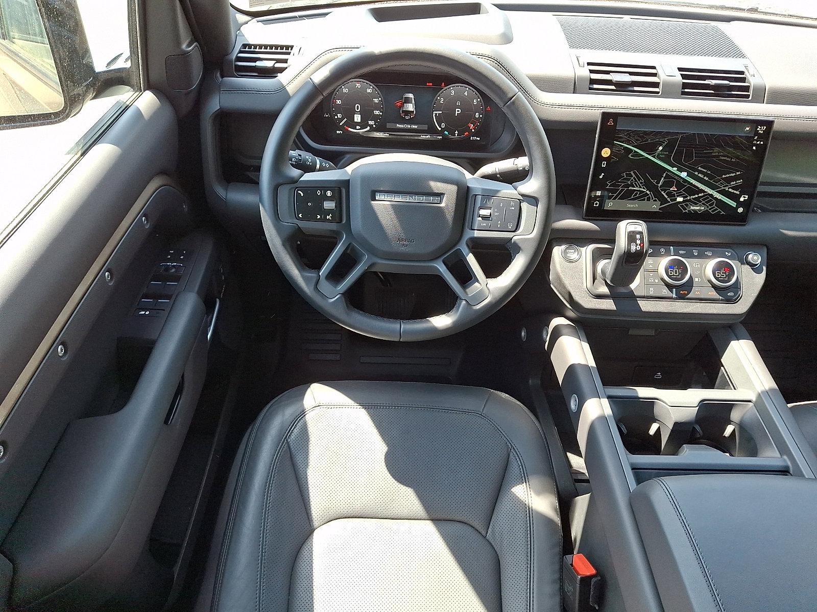 Used 2025 Land Rover Defender 110 X-Dynamic SE AWD/4WD image 4