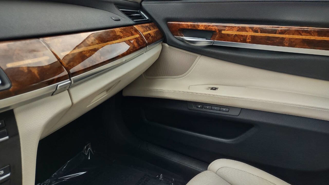 Used 2014 BMW 740Li image 26