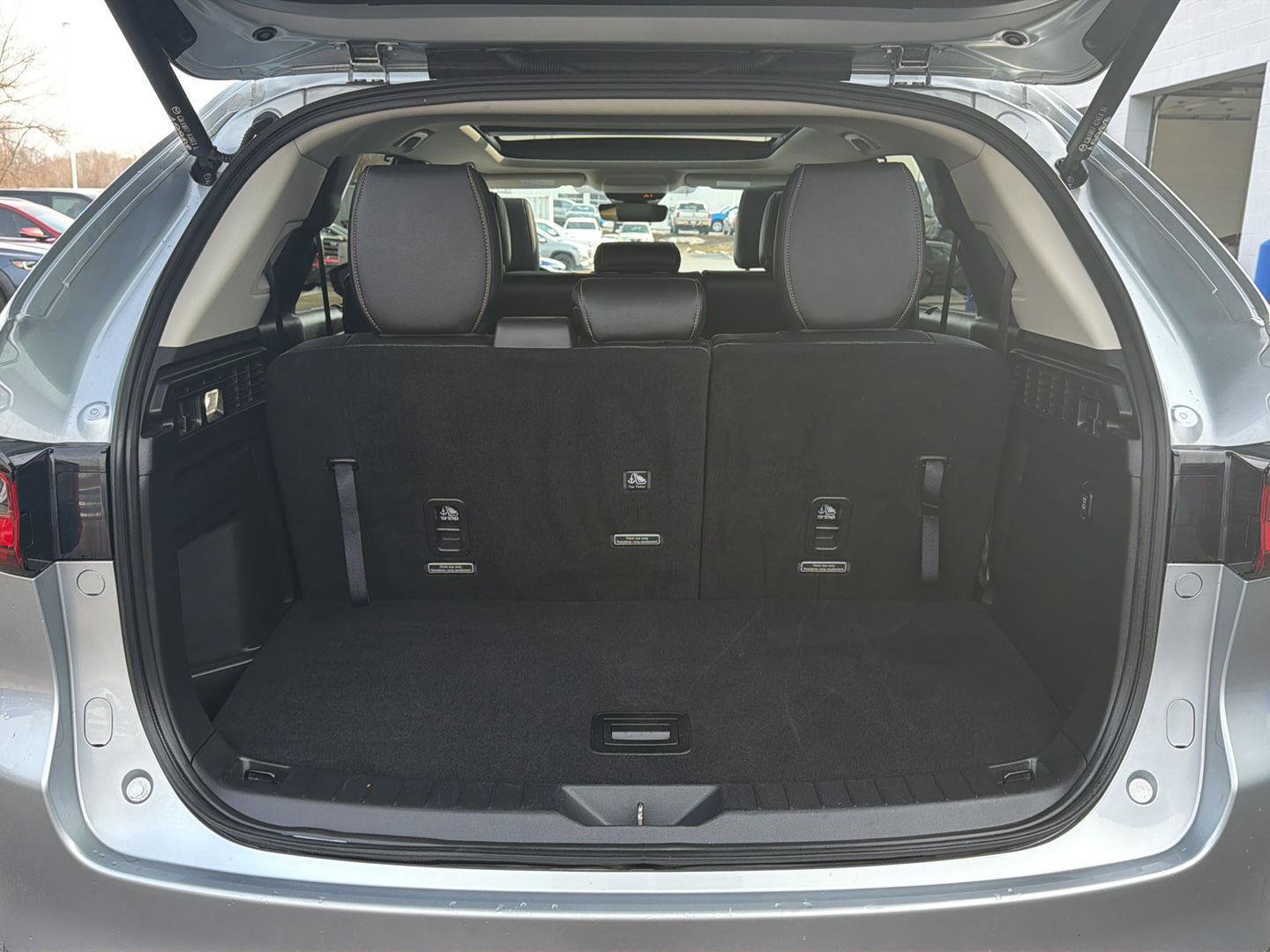 Used 2025 MAZDA CX-90 3.3 Turbo w/ Premium Sport Pkg image 10