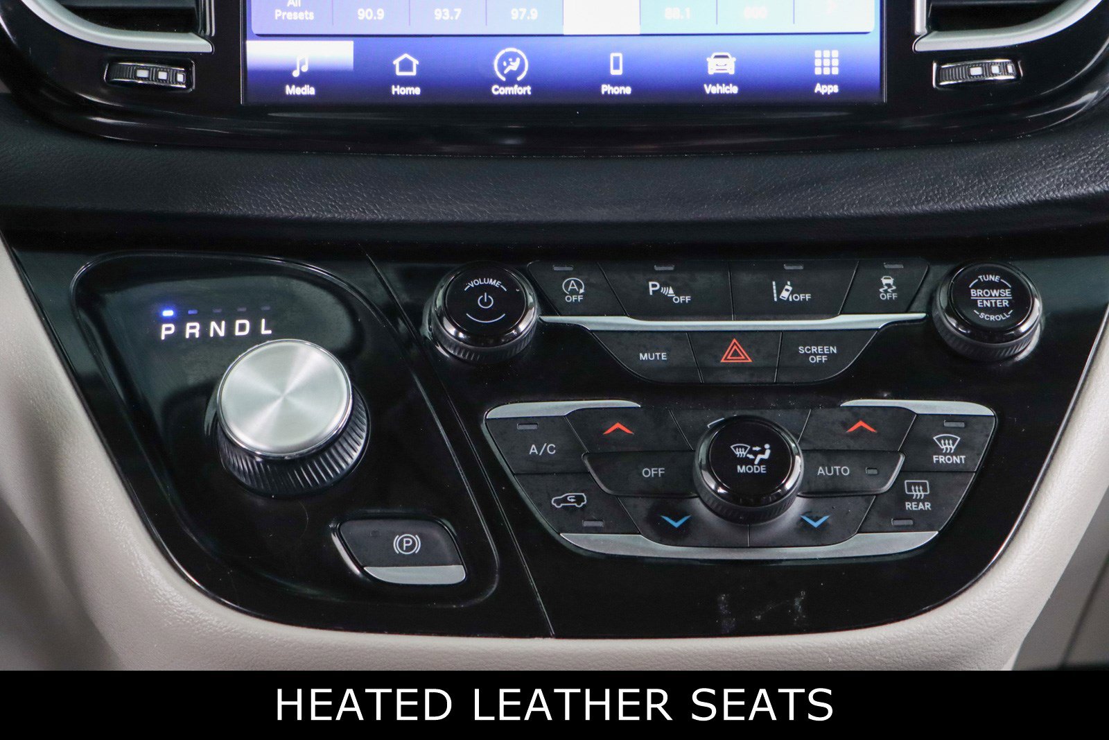 Used 2023 Chrysler Pacifica Touring-L image 20