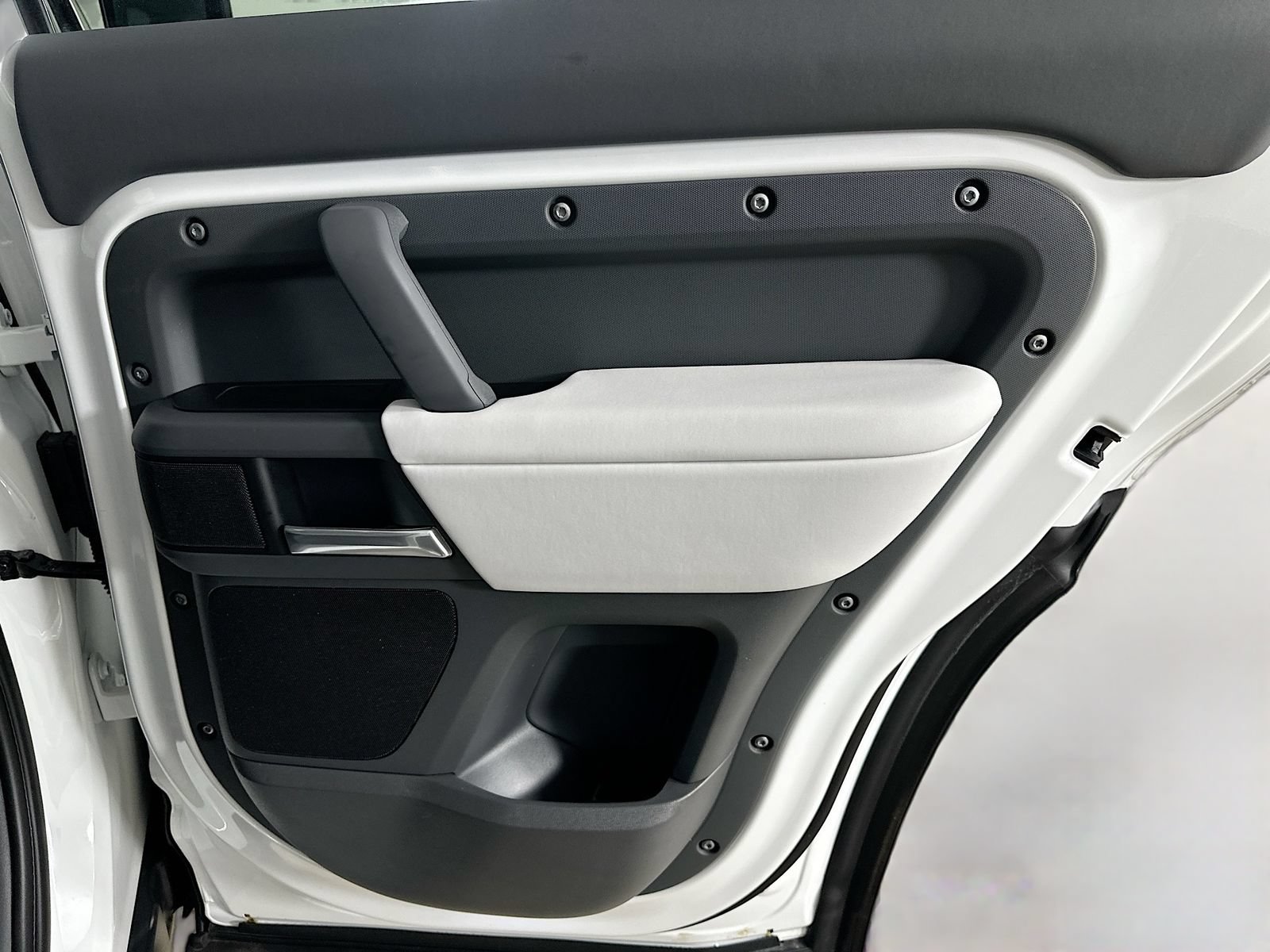 New 2026 Land Rover Defender 130 X-Dynamic SE AWD/4WD image 42