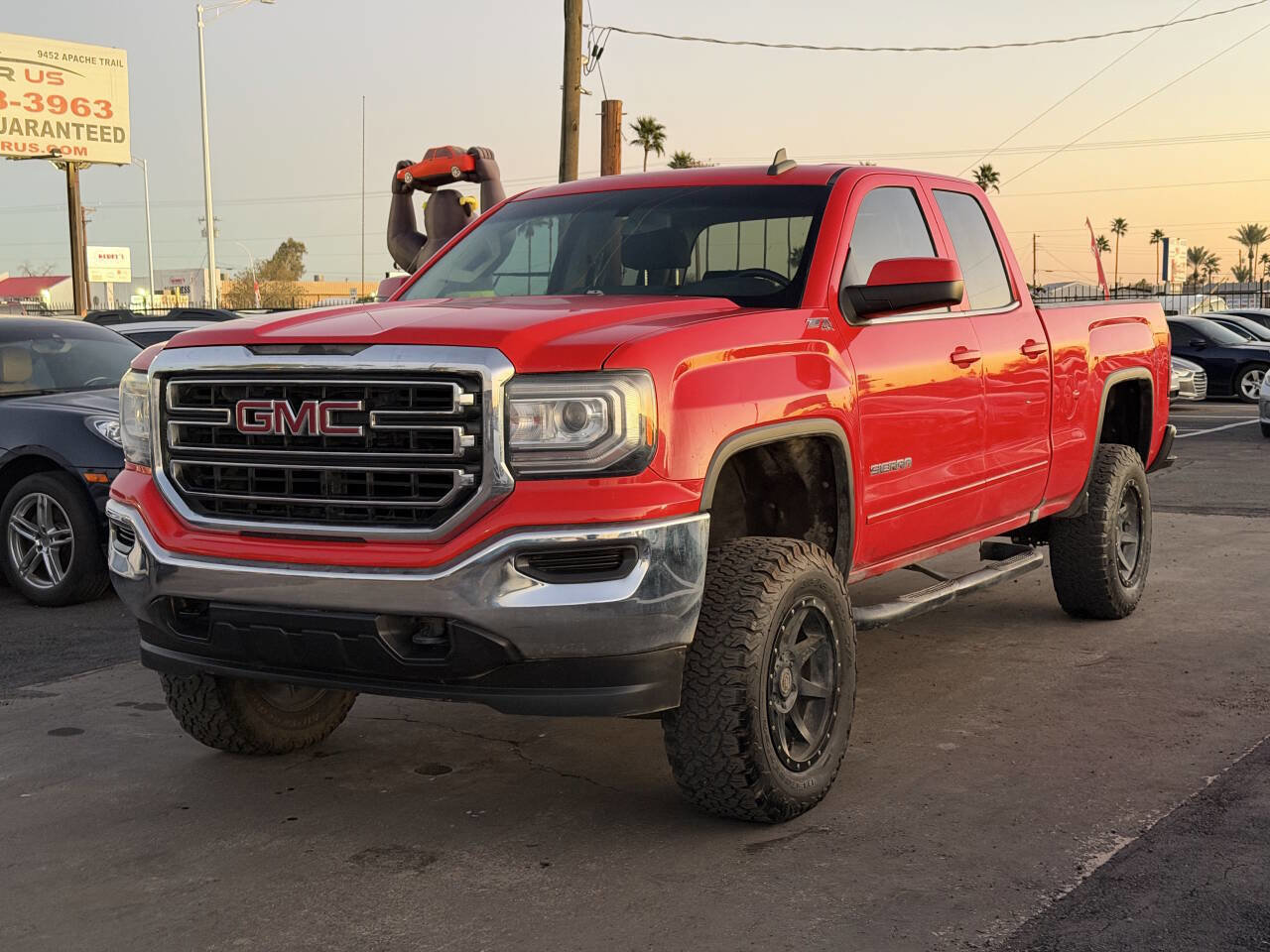 Used 2018 GMC Sierra 1500 SLE image 2