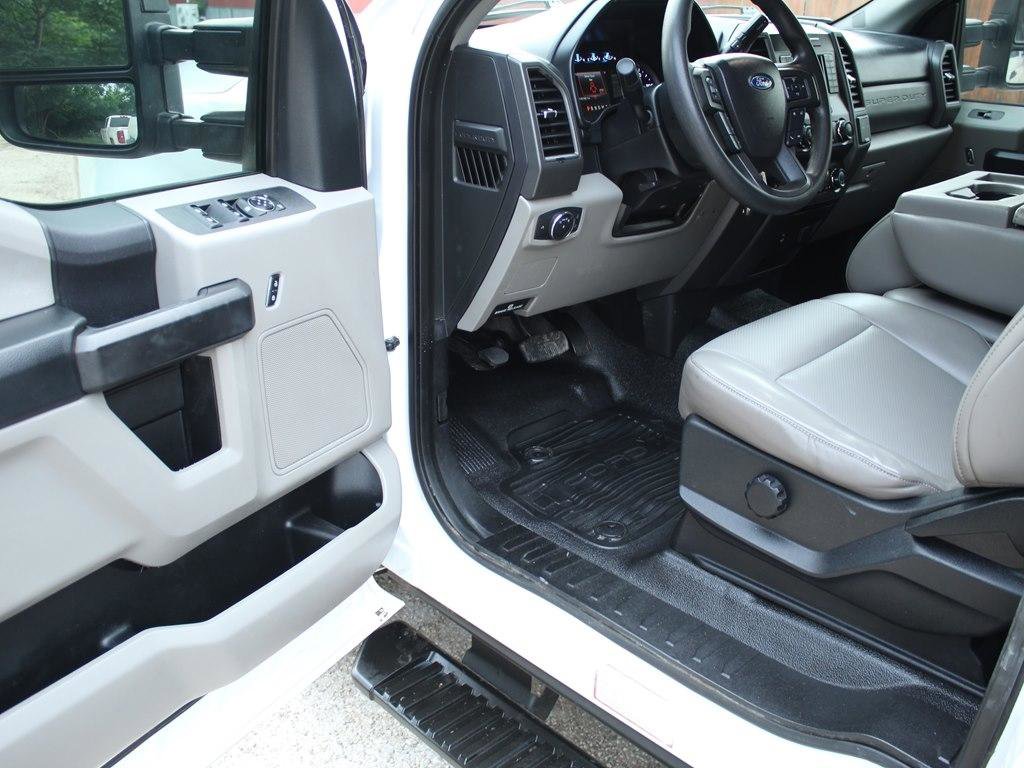 Used 2019 Ford F250 XL w/ Power Equipment Group RWD image 16