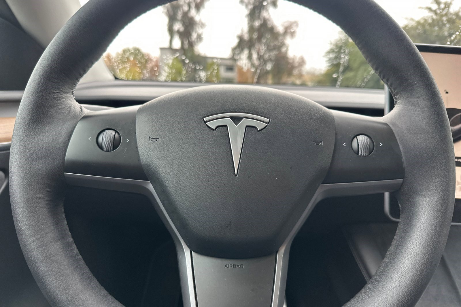 Used 2022 Tesla Model Y Performance image 28