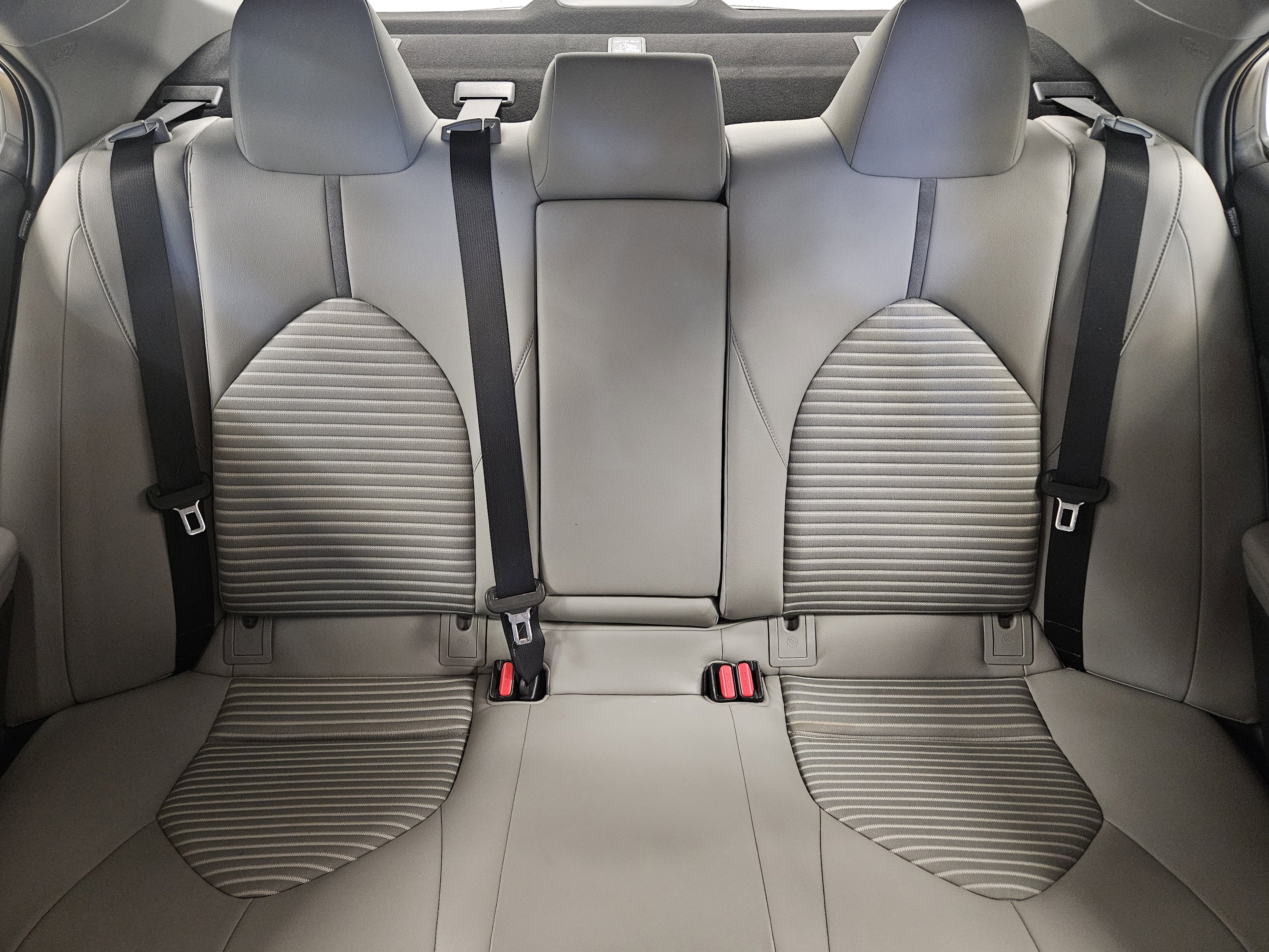 Used 2018 Toyota Camry SE image 29