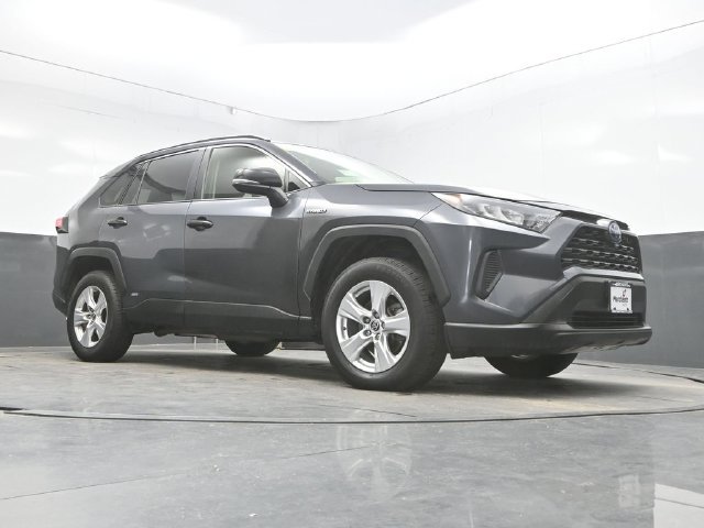 Used 2021 Toyota RAV4 LE AWD/4WD image 32