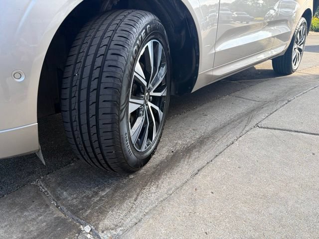 Used 2025 Volvo XC60 B5 Plus AWD/4WD image 40