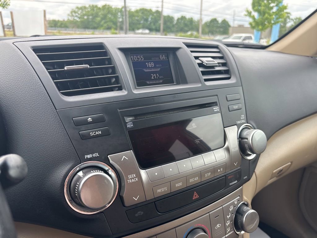 Used 2011 Toyota Highlander SE w/ Tow Pkg AWD/4WD image 23