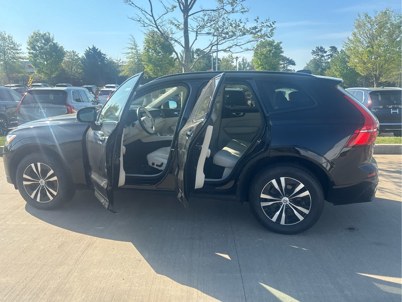 Used 2024 Volvo XC60 B5 Core w/ Climate Package AWD/4WD image 41