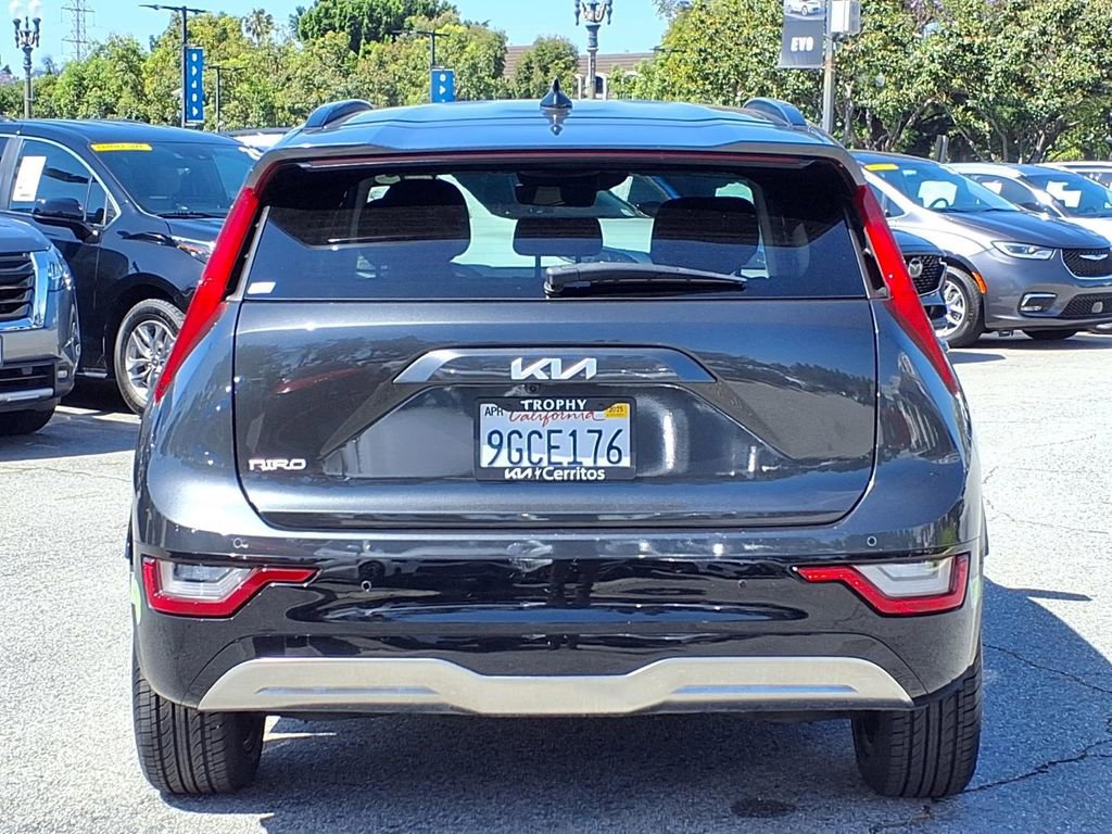 Certified 2023 Kia Niro Wave FWD image 4