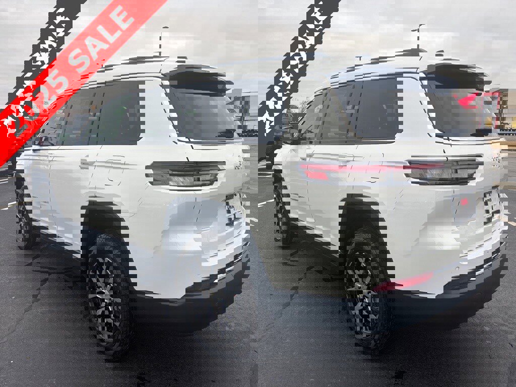 New 2025 Jeep Grand Cherokee L Limited image 3