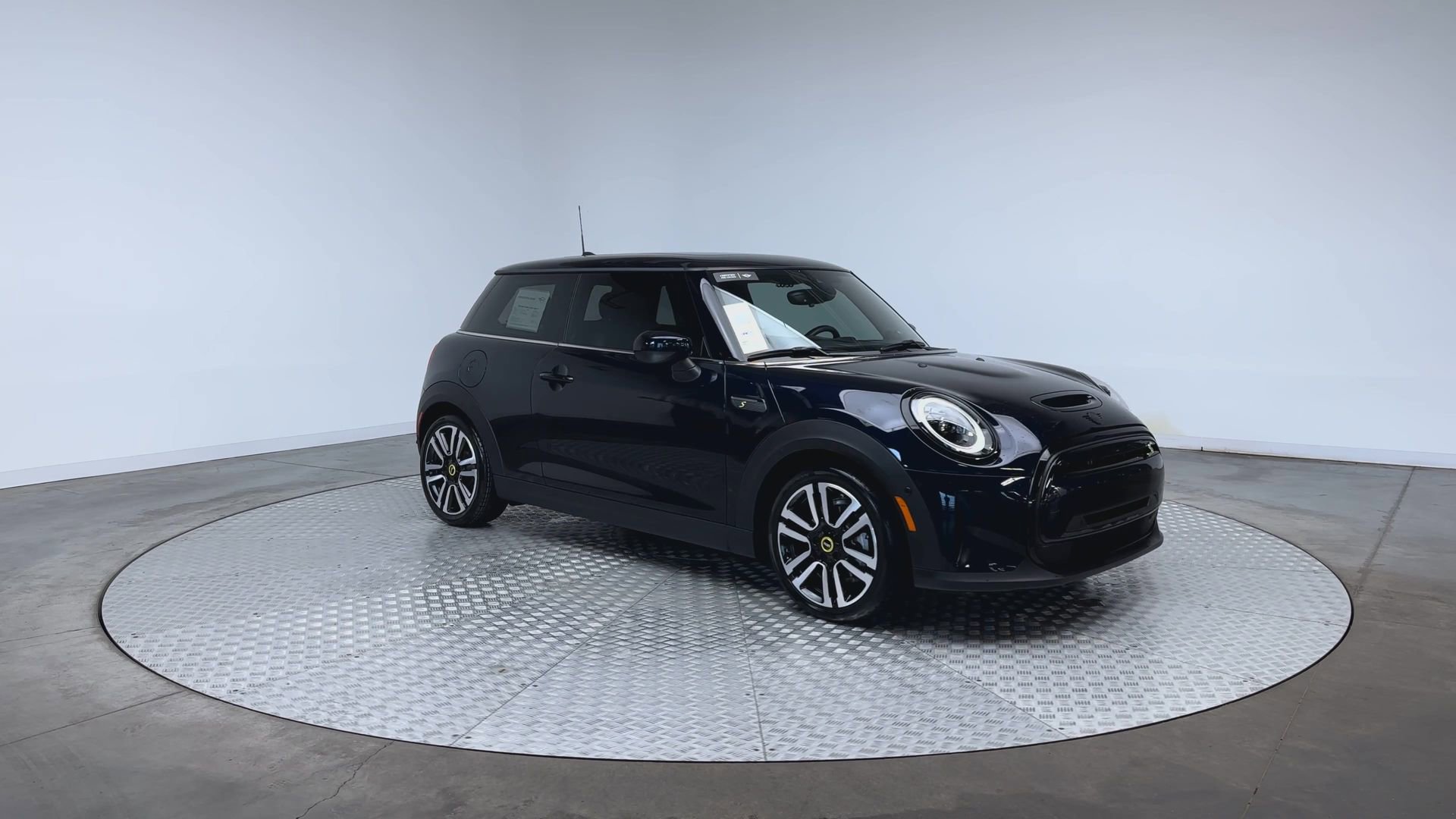 Certified 2024 MINI Cooper SE FWD image 2