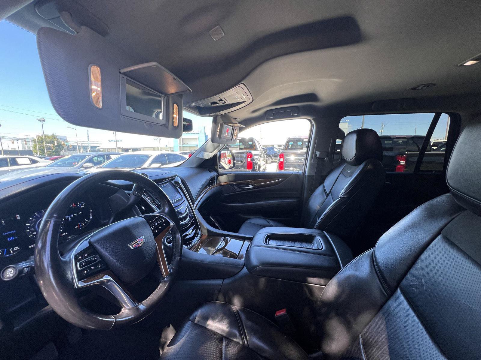 Used 2020 Cadillac Escalade 2WD image 15